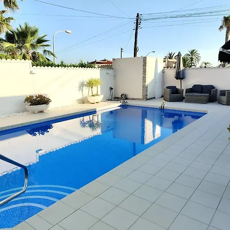 Quesada Con Piscina Privada شاليه